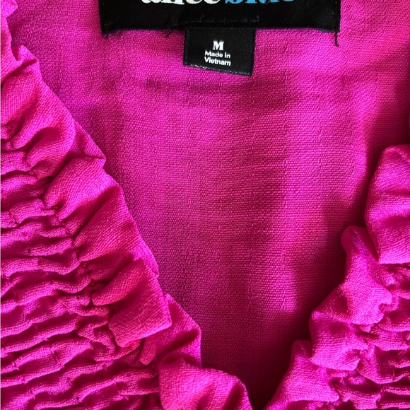 Alice Blue Blouse Size Medium Hot Pink Pillow Sleeve NWOT - Picture 3 of 6